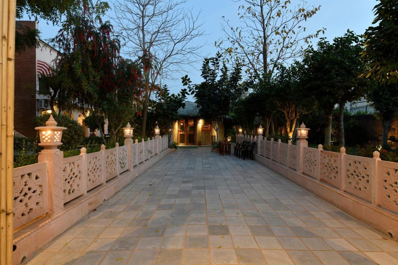 Hotel Sunbird Bharatpur Luaran gambar