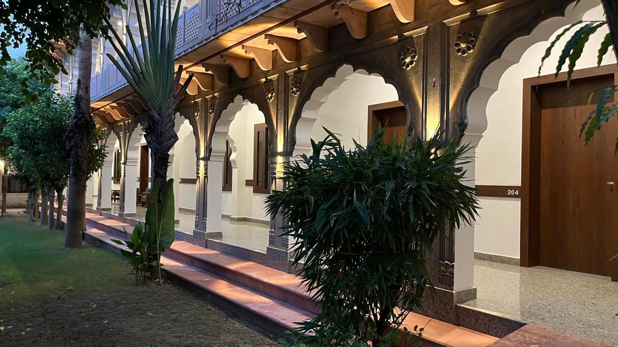 Hotel Sunbird Bharatpur Luaran gambar