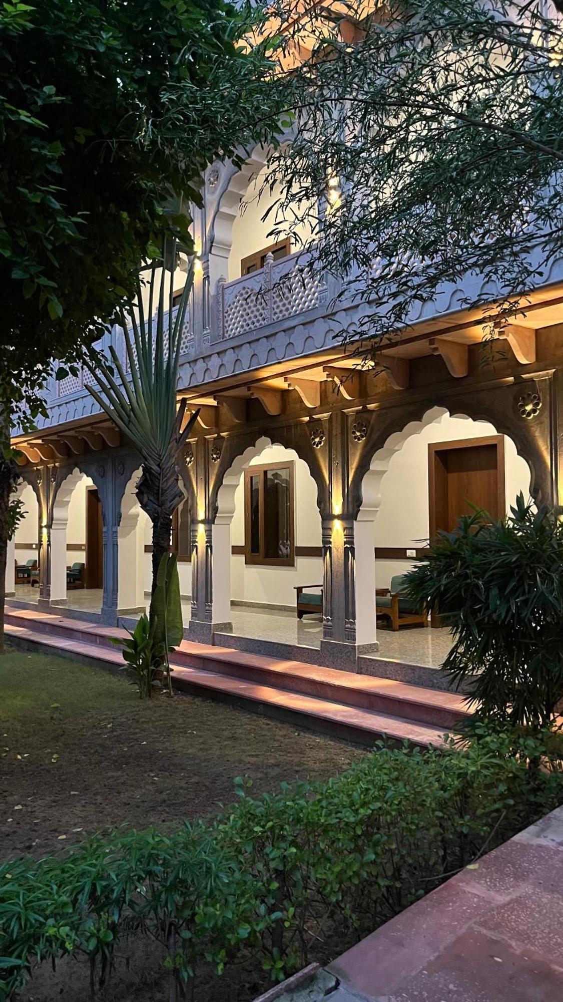 Hotel Sunbird Bharatpur Luaran gambar