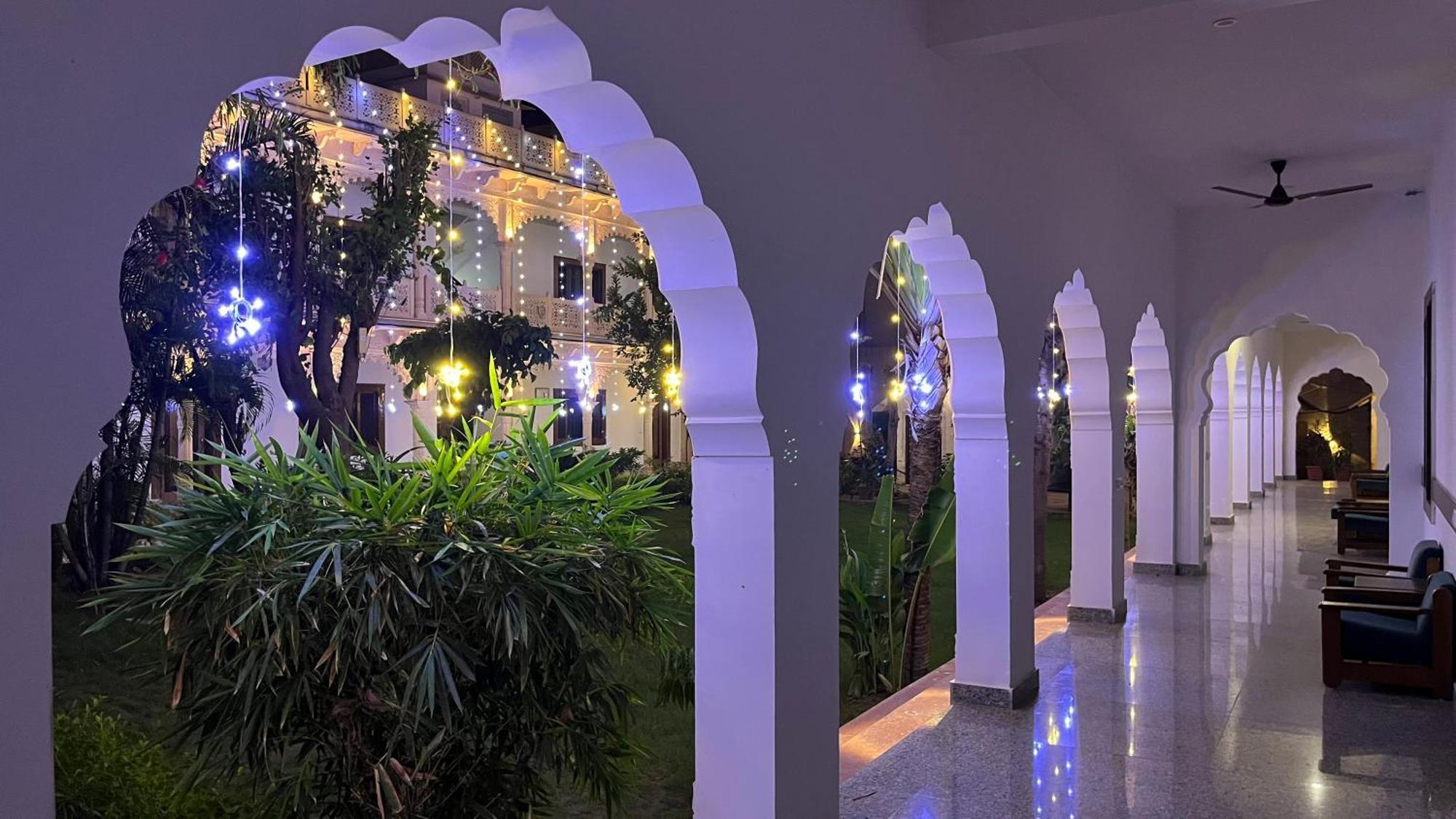 Hotel Sunbird Bharatpur Luaran gambar