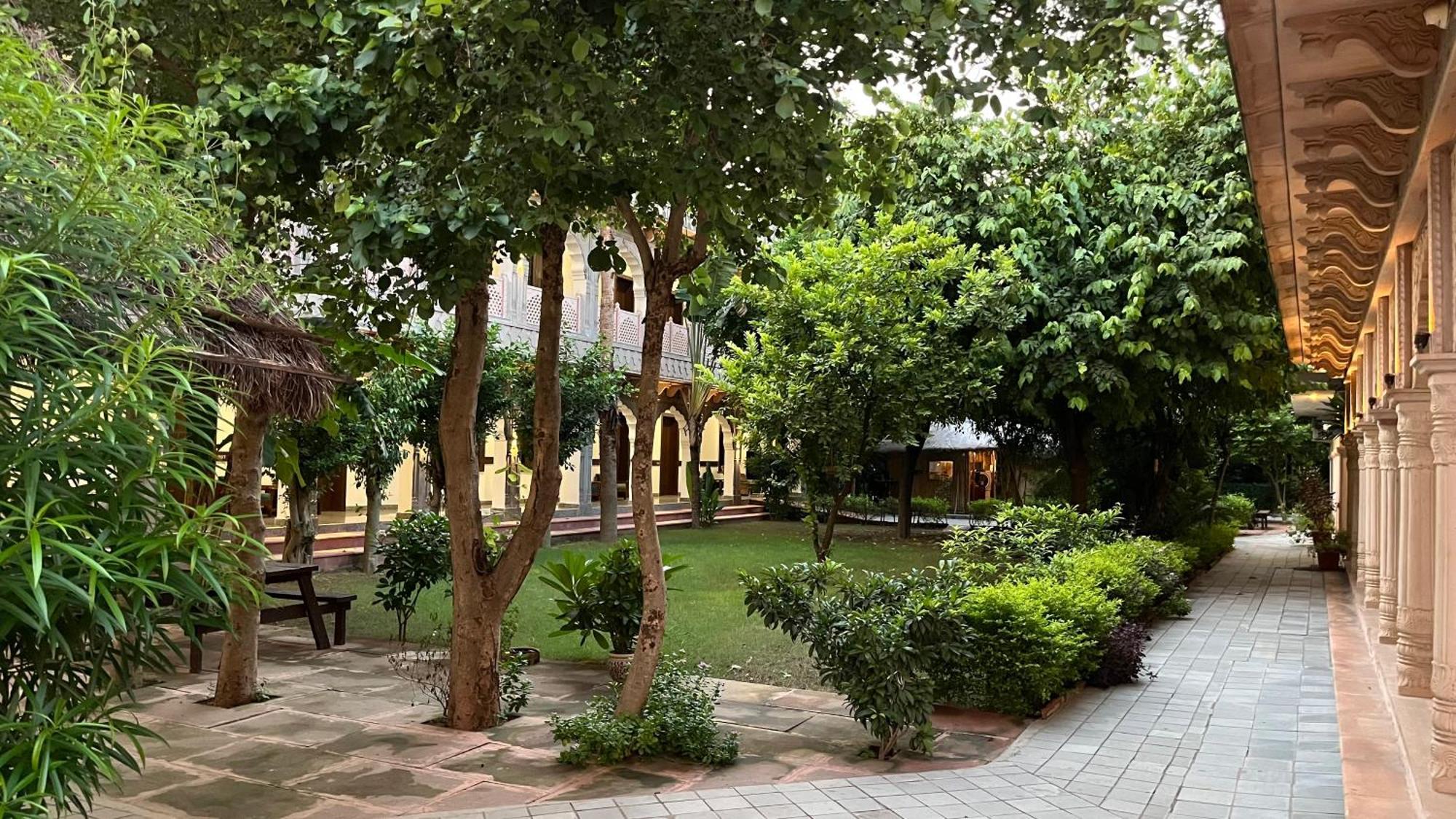 Hotel Sunbird Bharatpur Luaran gambar