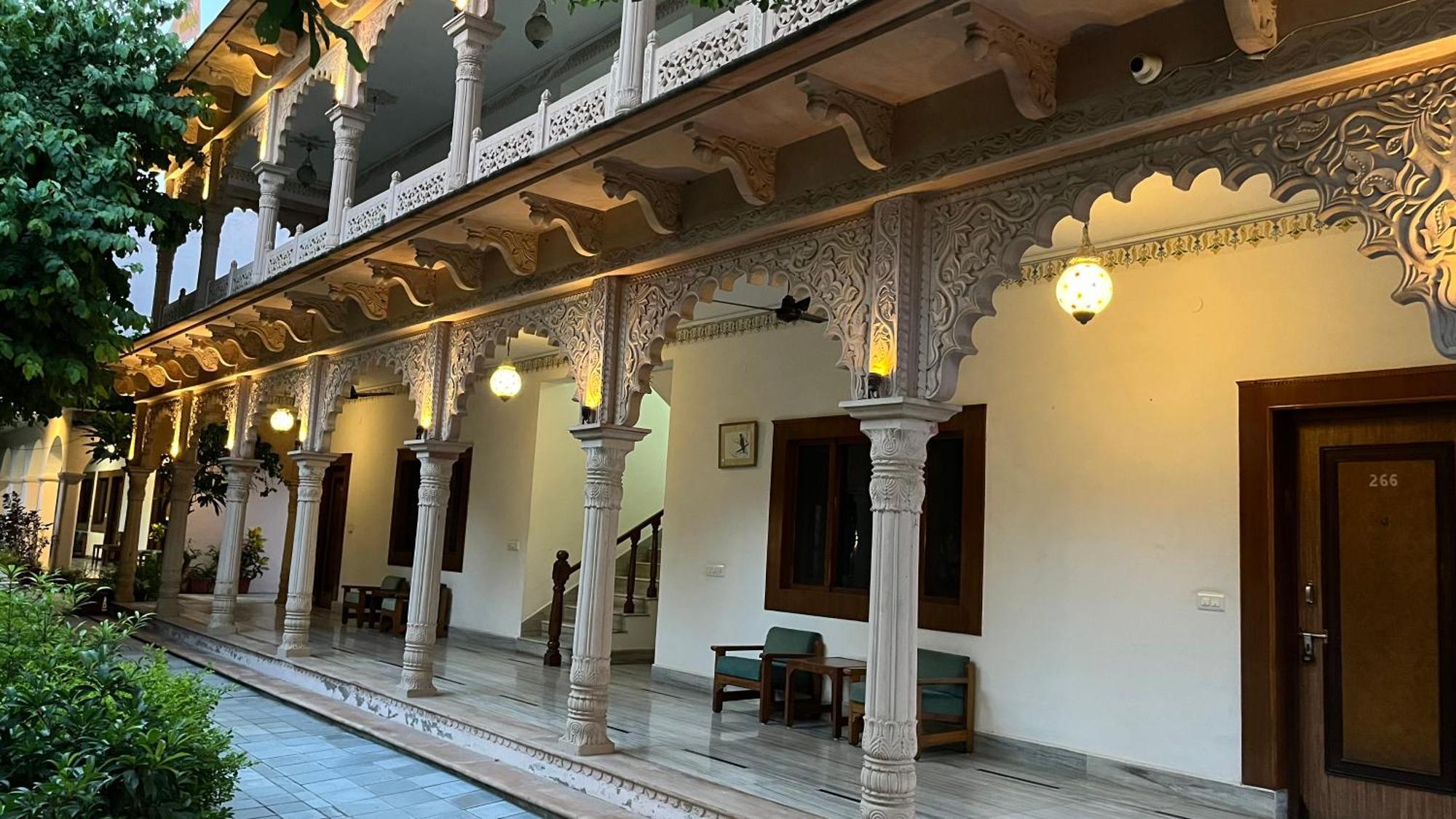Hotel Sunbird Bharatpur Luaran gambar