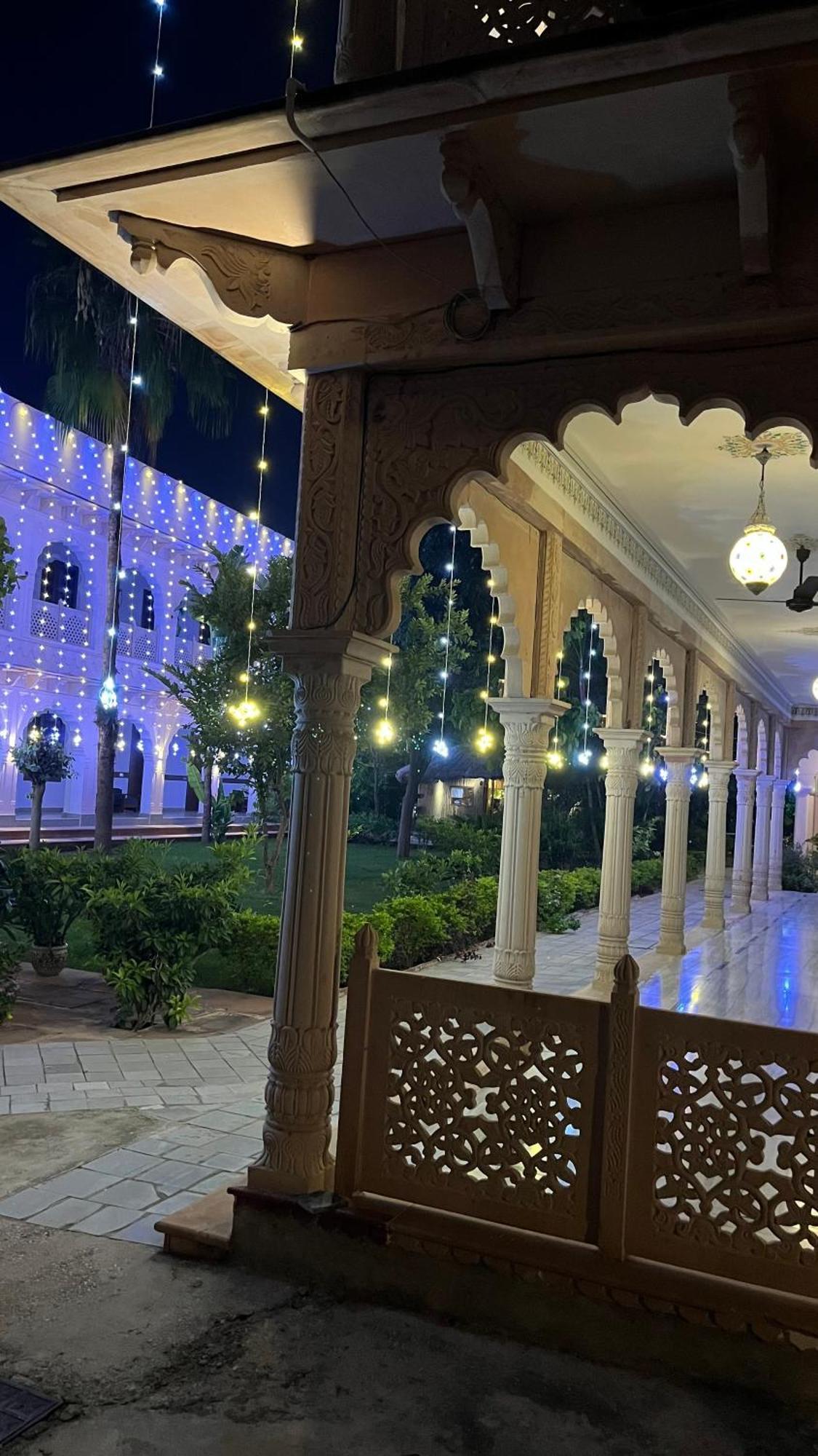 Hotel Sunbird Bharatpur Luaran gambar