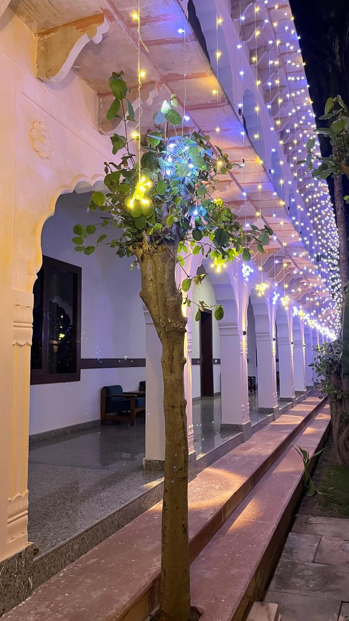 Hotel Sunbird Bharatpur Luaran gambar